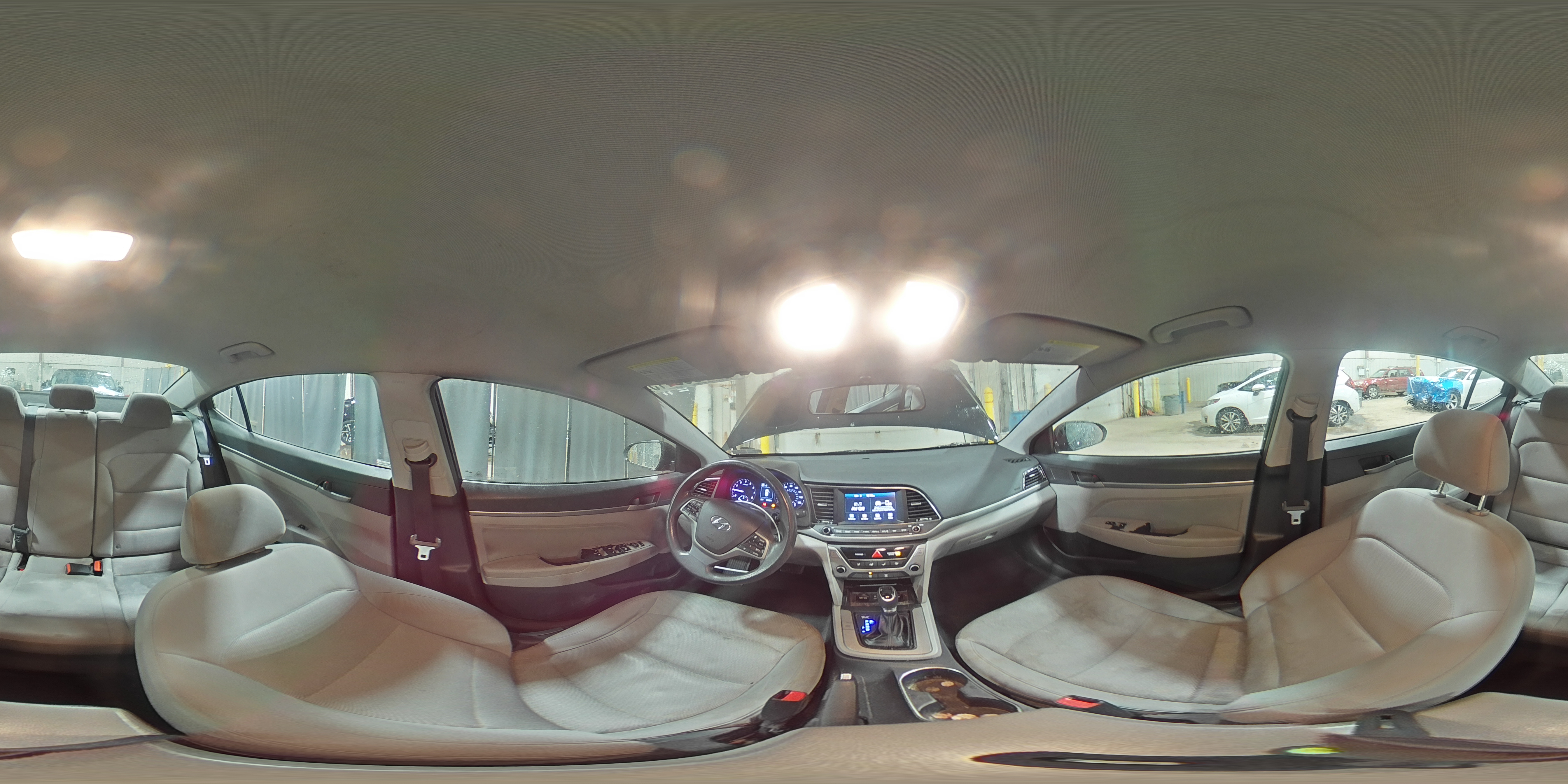 2018 Hyundai Elantra - Image 15