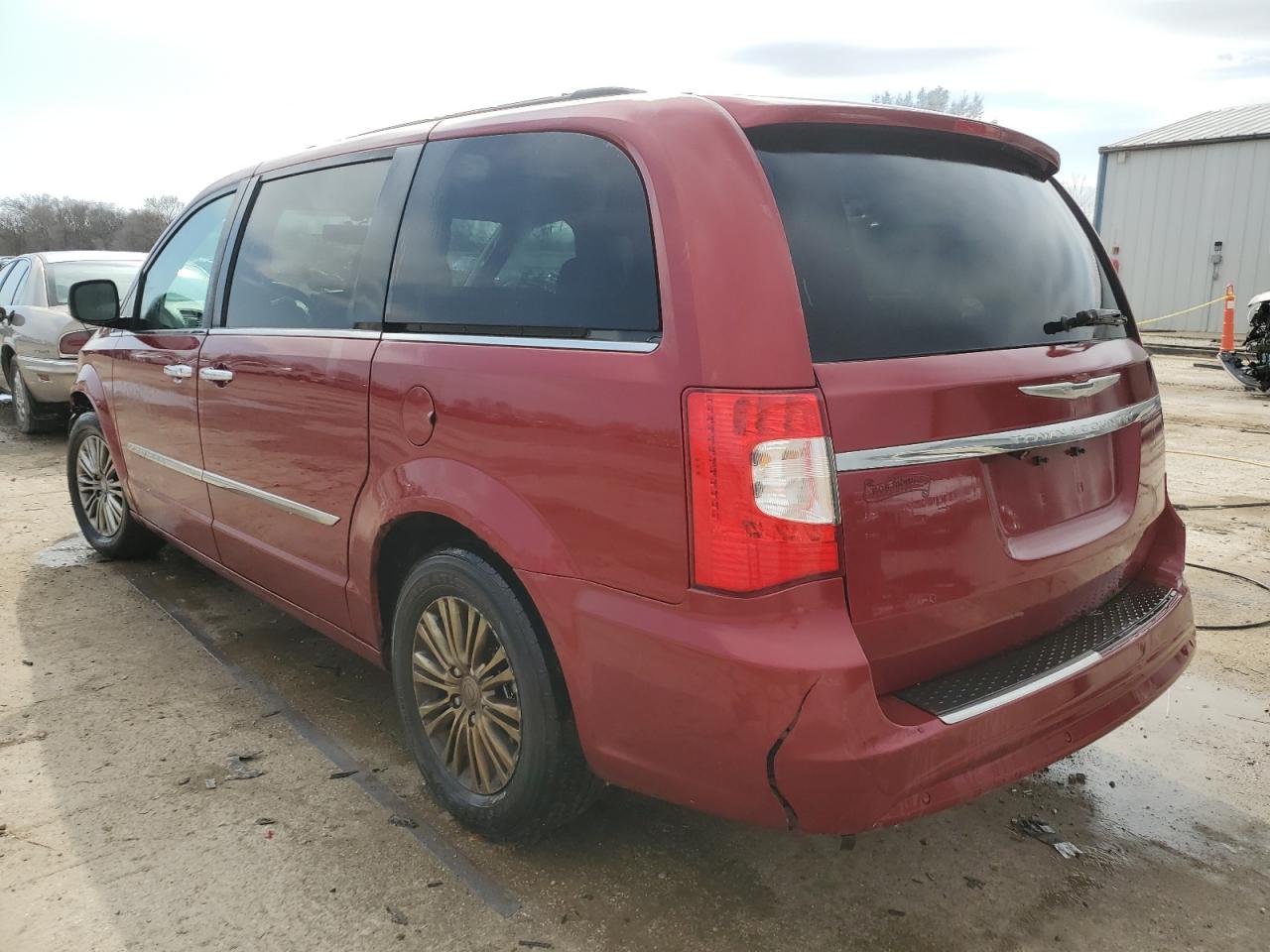 2014 Chrysler Town & Country - Image 2