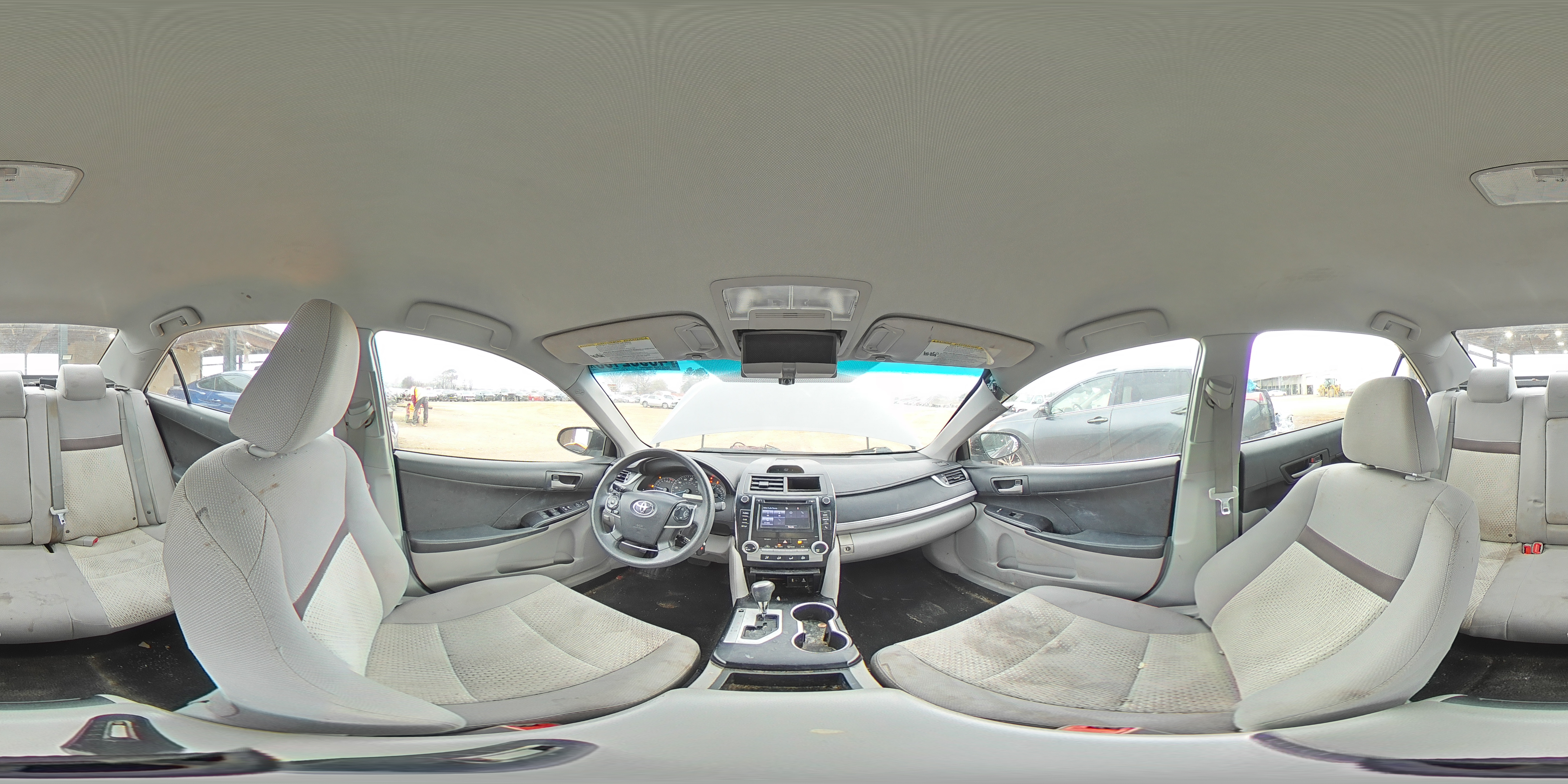 2014 Toyota Camry - Image 15