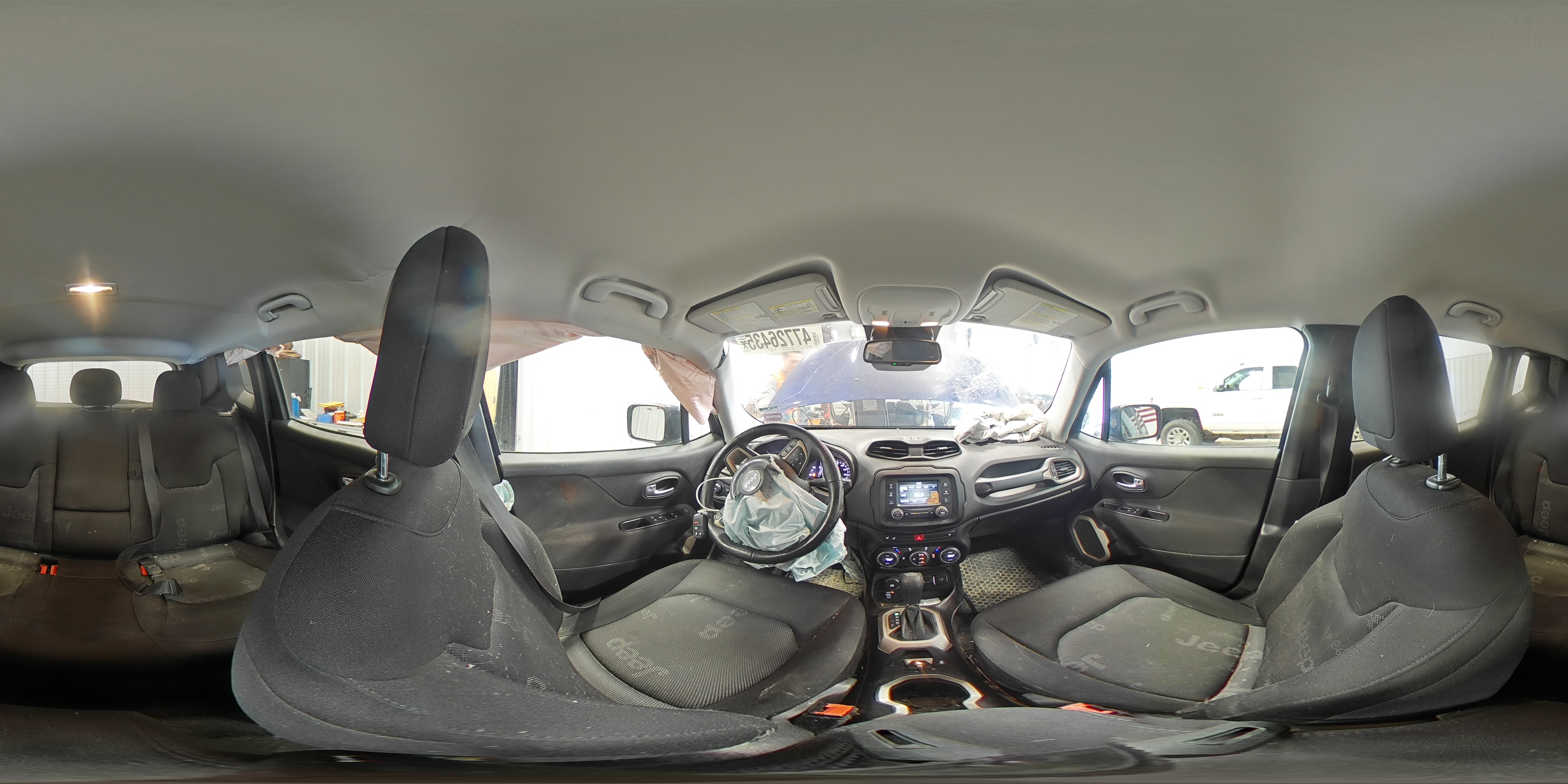 2017 Jeep Renegade - Image 14