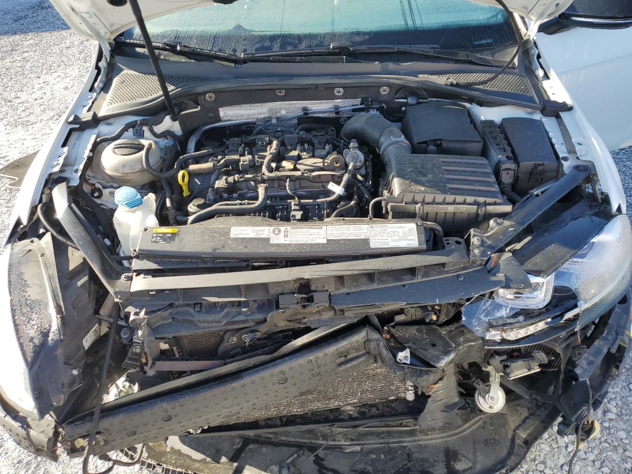 2017 Volkswagen Golf - Image 12