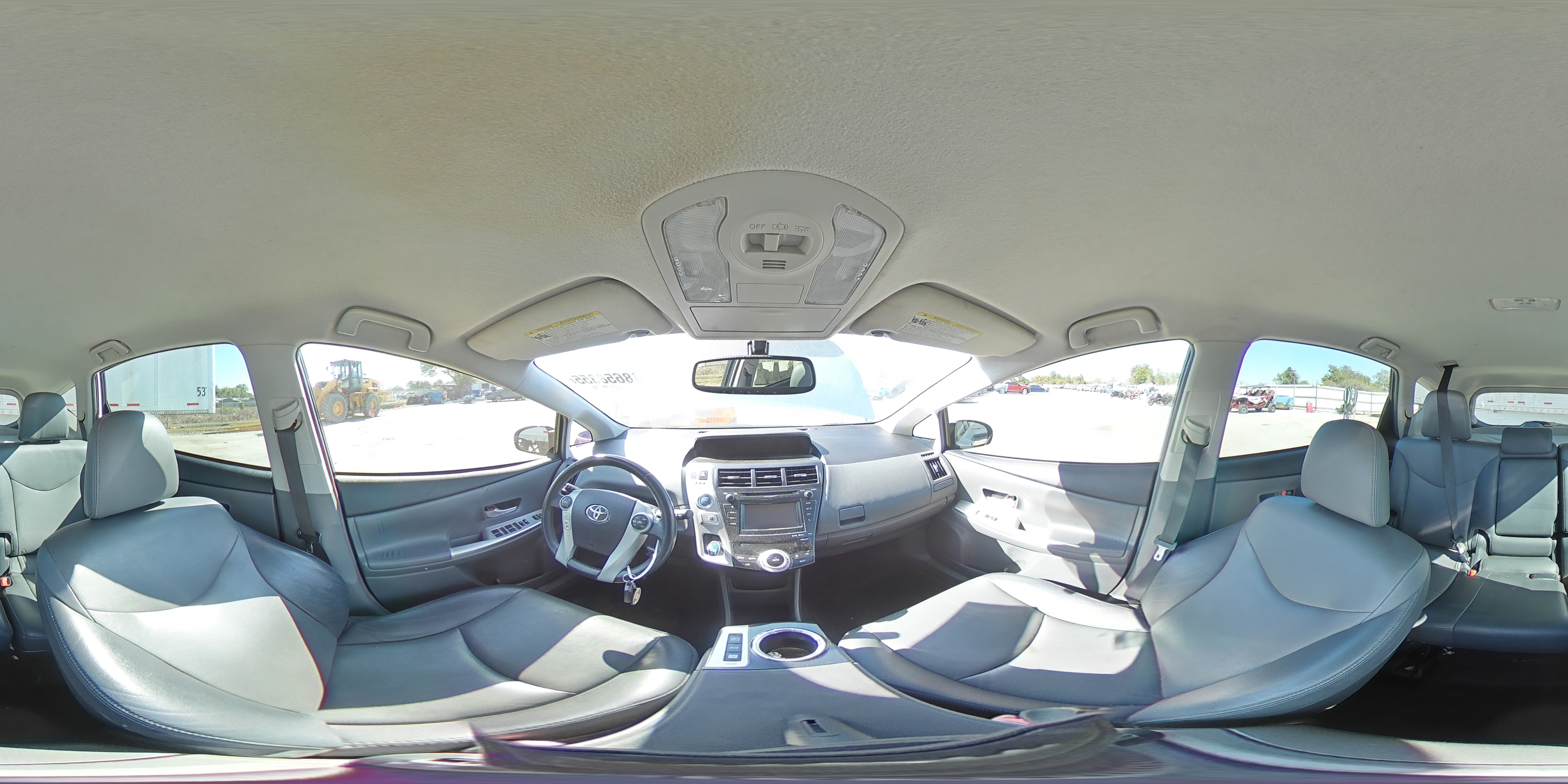 2013 Toyota Prius - Image 13