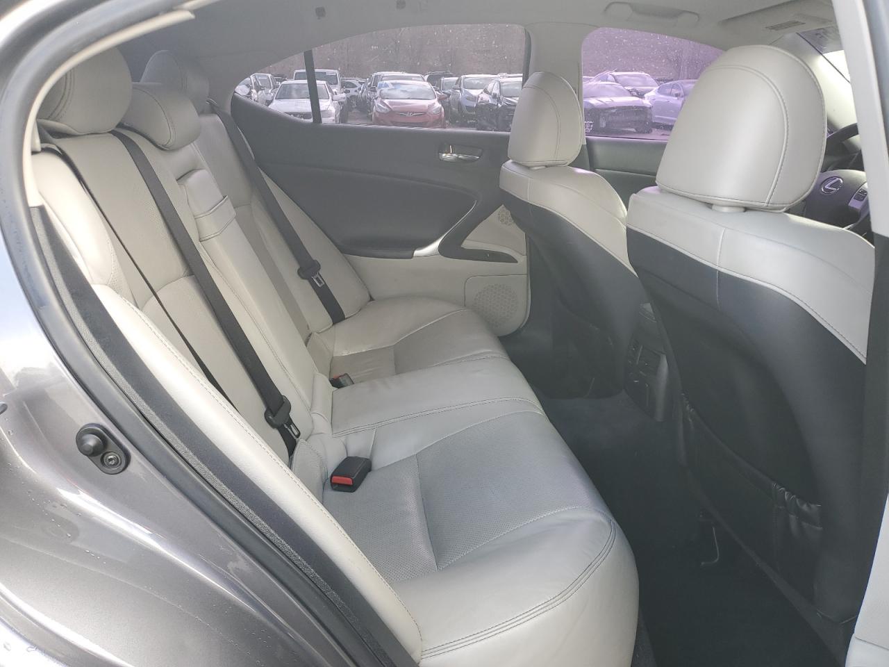 2012 Lexus IS - Image 10