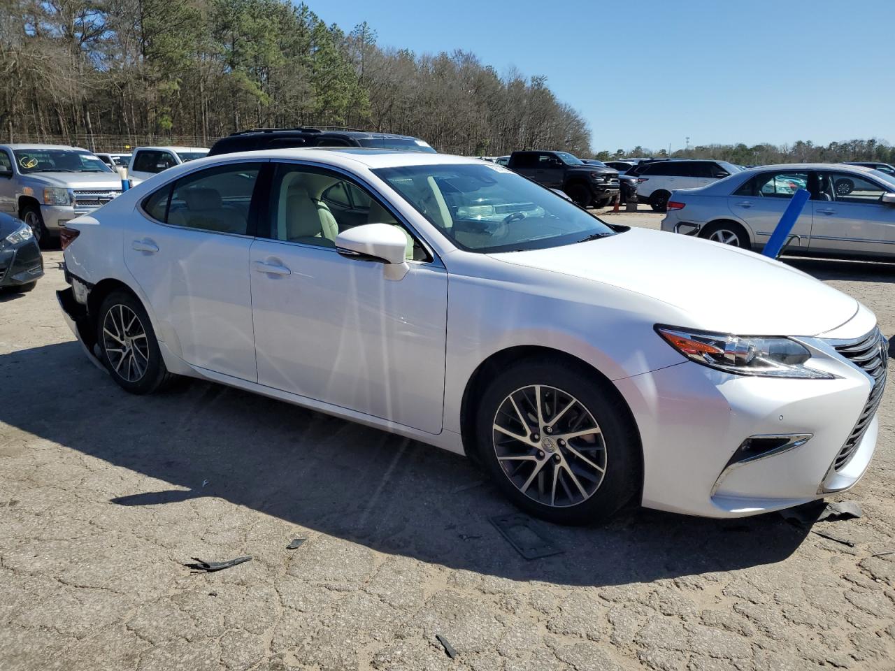 2016 Lexus ES - Image 4