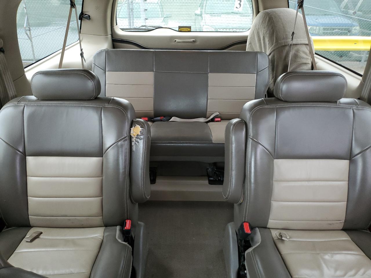 2003 Ford Excursion - Image 10
