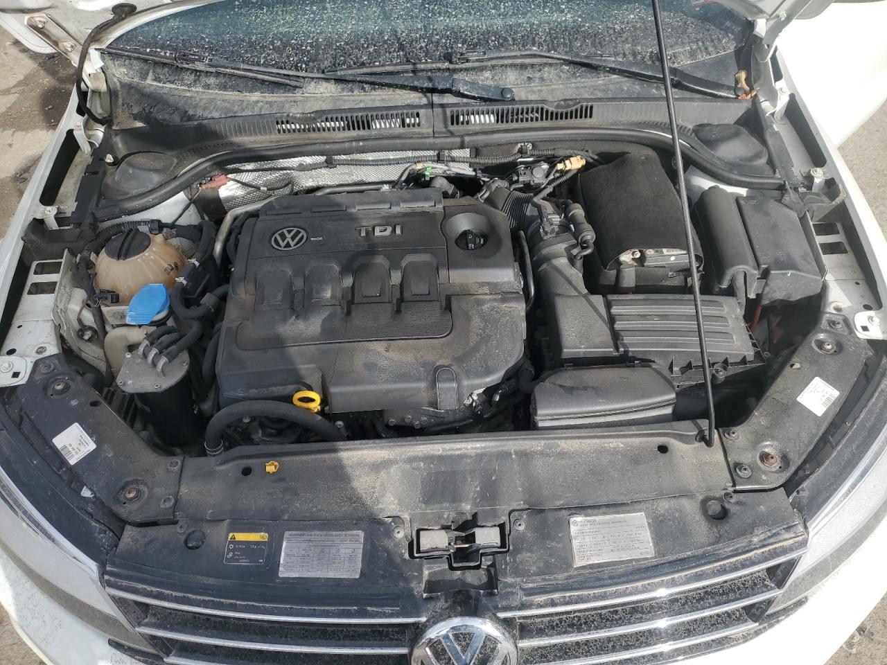 2015 Volkswagen Jetta - Image 11