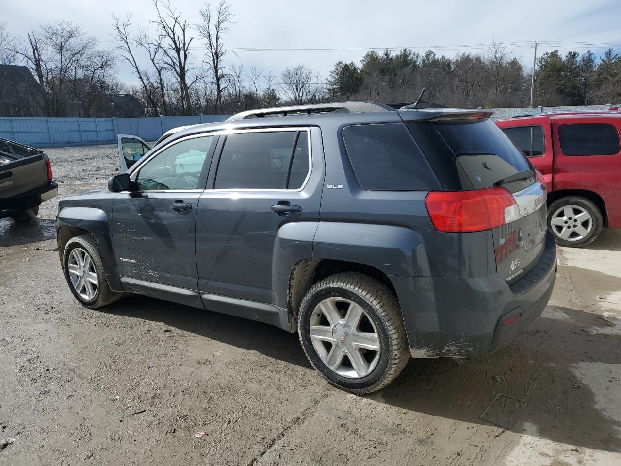 2010 GMC Terrain - Image 2