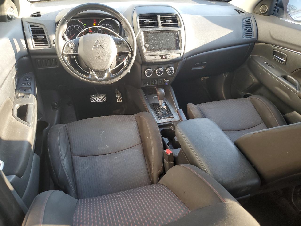 2019 Mitsubishi Outlander - Image 8