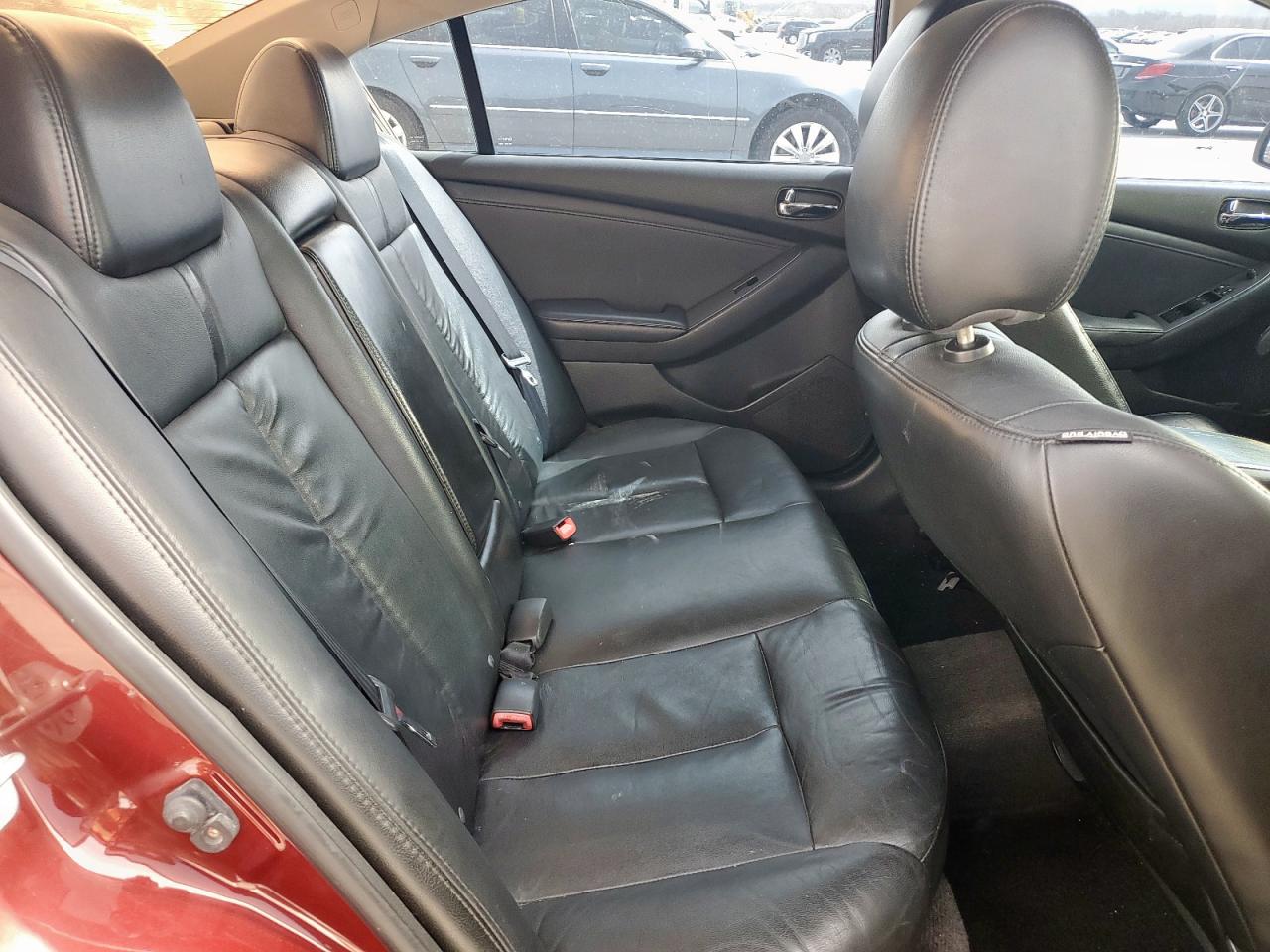 2012 Nissan Altima - Image 10