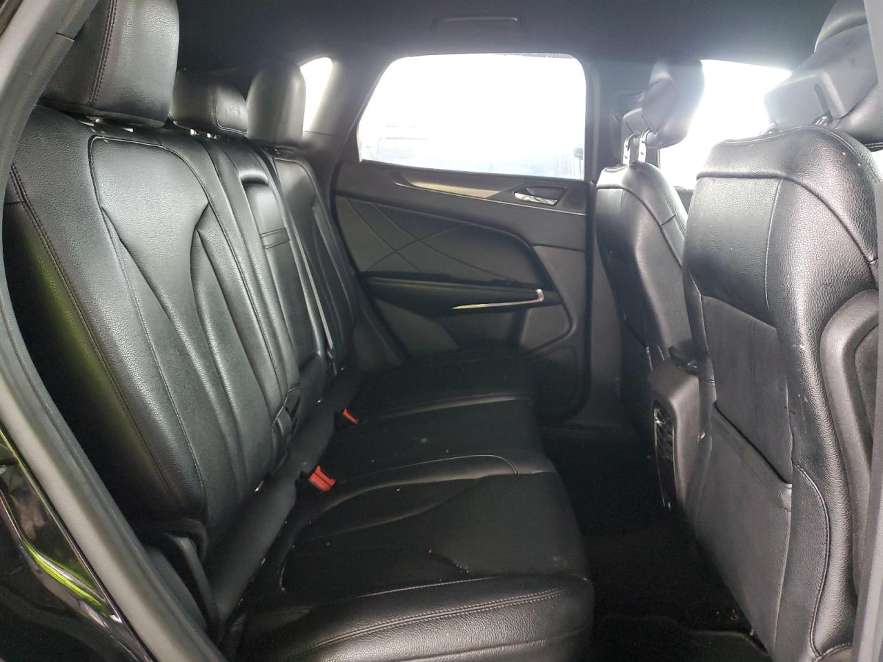 2015 Lincoln MKZ - Image 10
