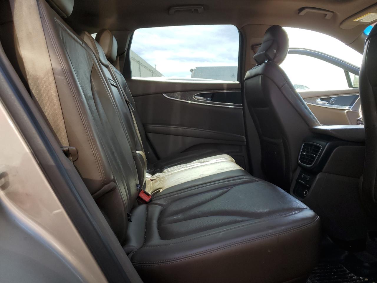 2017 Lincoln MKX - Image 11