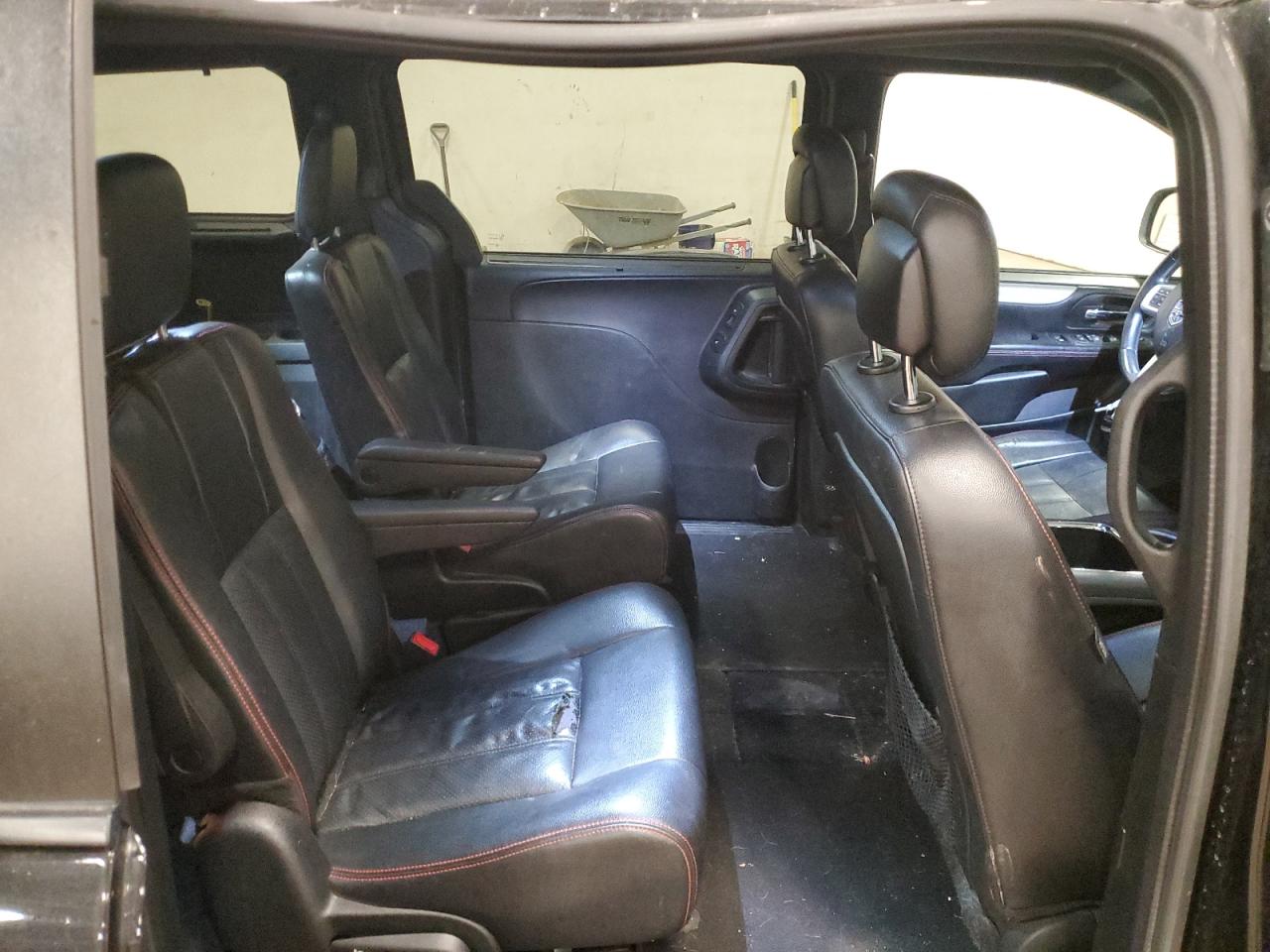 2017 Dodge Caravan - Image 11