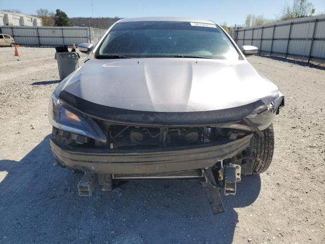Sedans CHRYSLER 200 2016 Srebrny