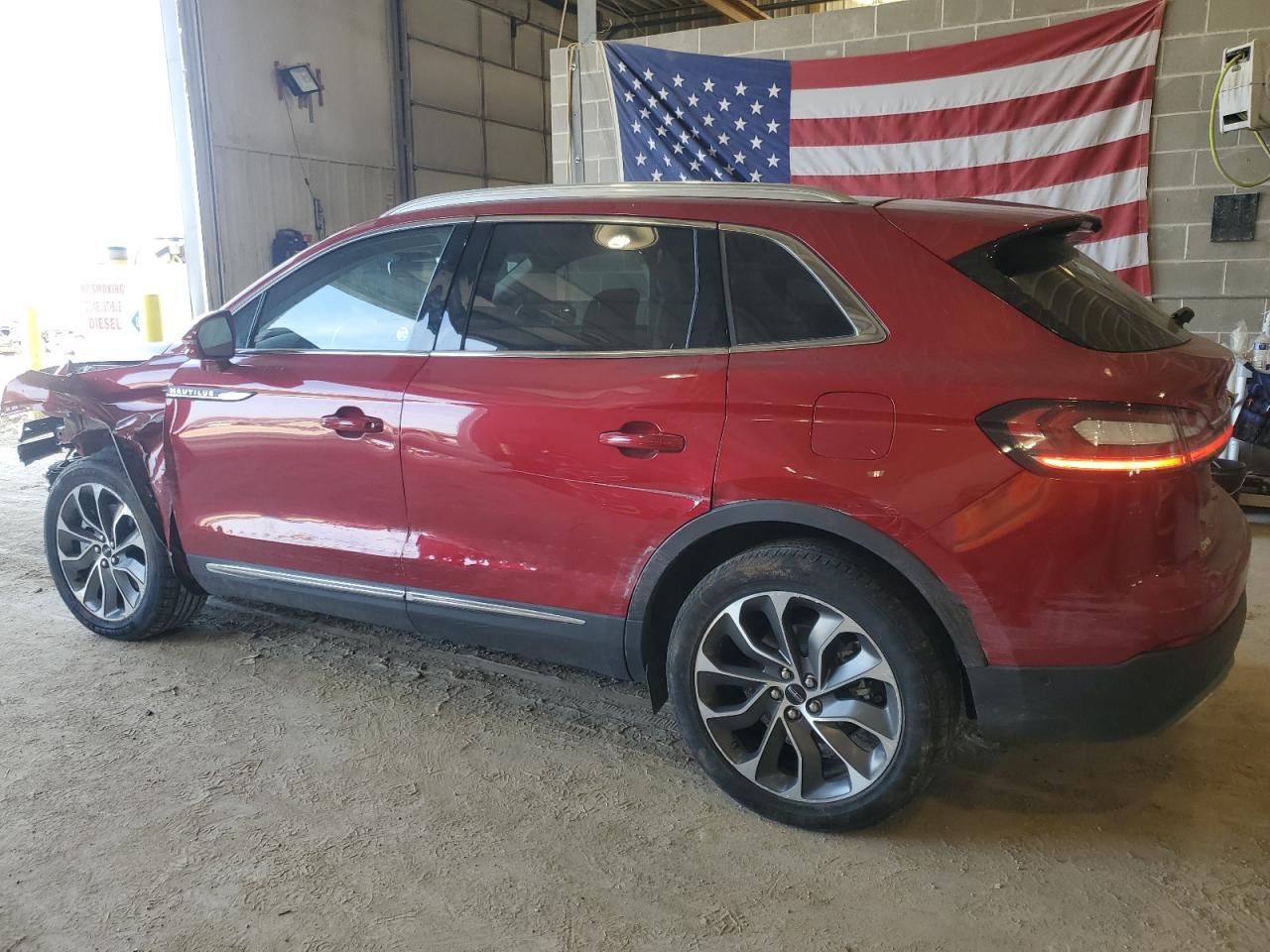 2021 Lincoln Nautilus - Image 2