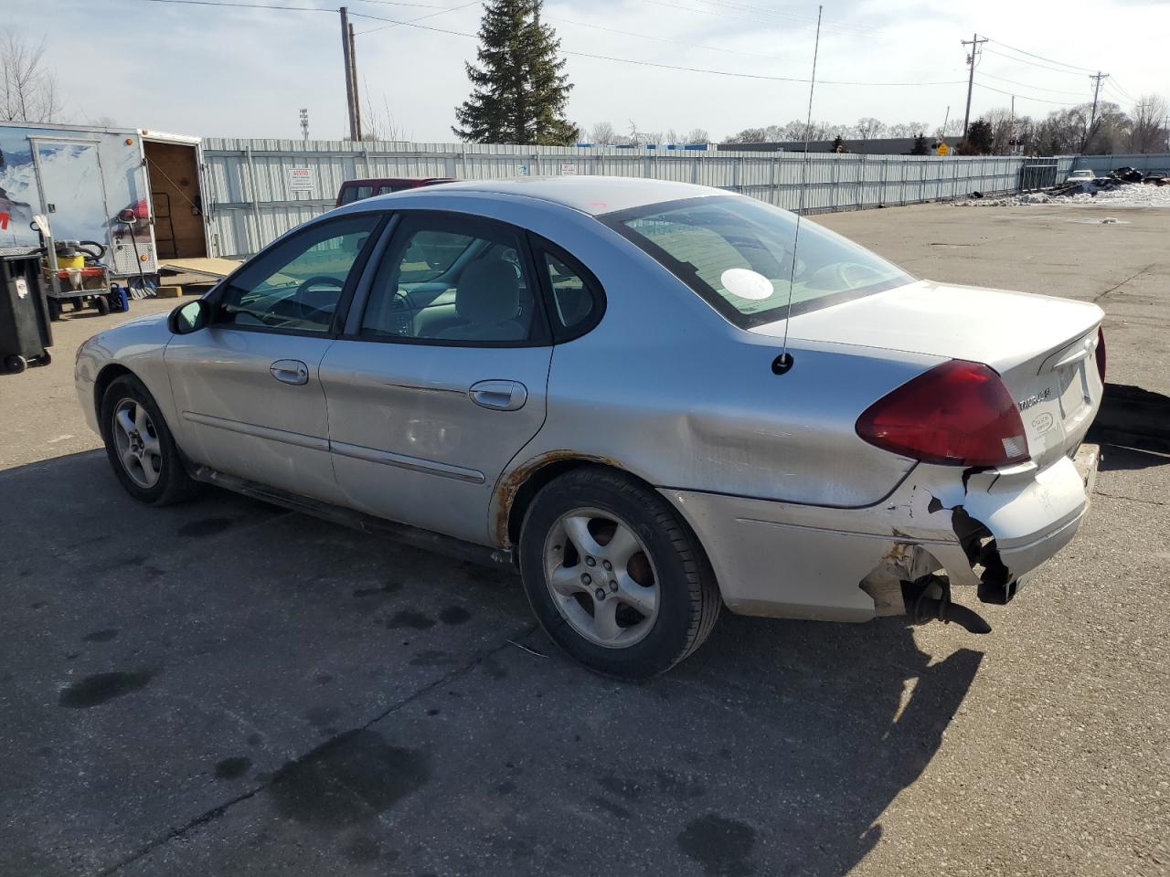 2000 Ford Taurus - Image 2