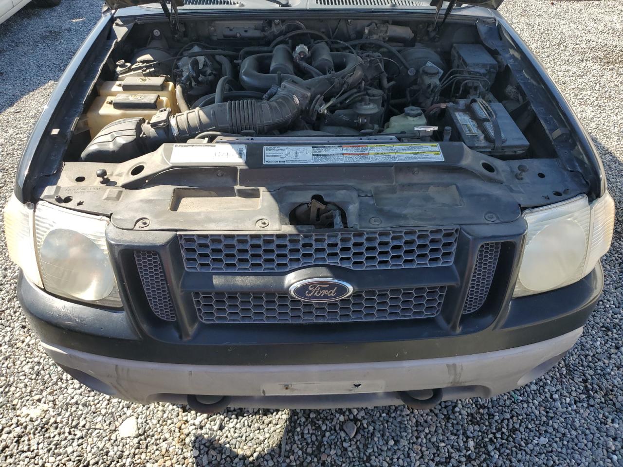 2001 Ford Explorer - Image 12