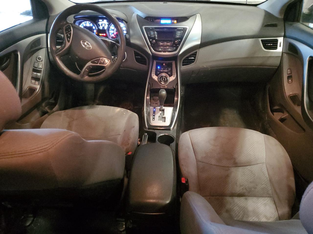 2013 Hyundai Elantra - Image 8