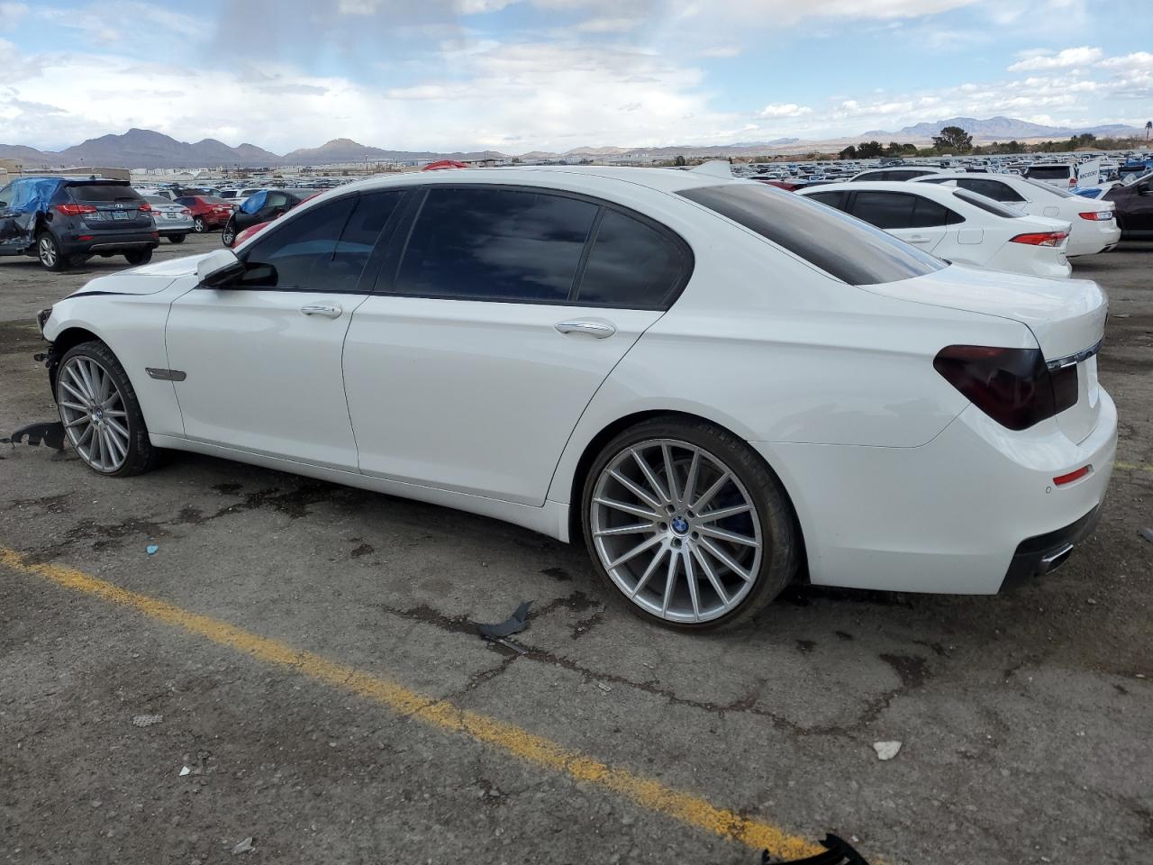 2013 BMW 7er - Image 2