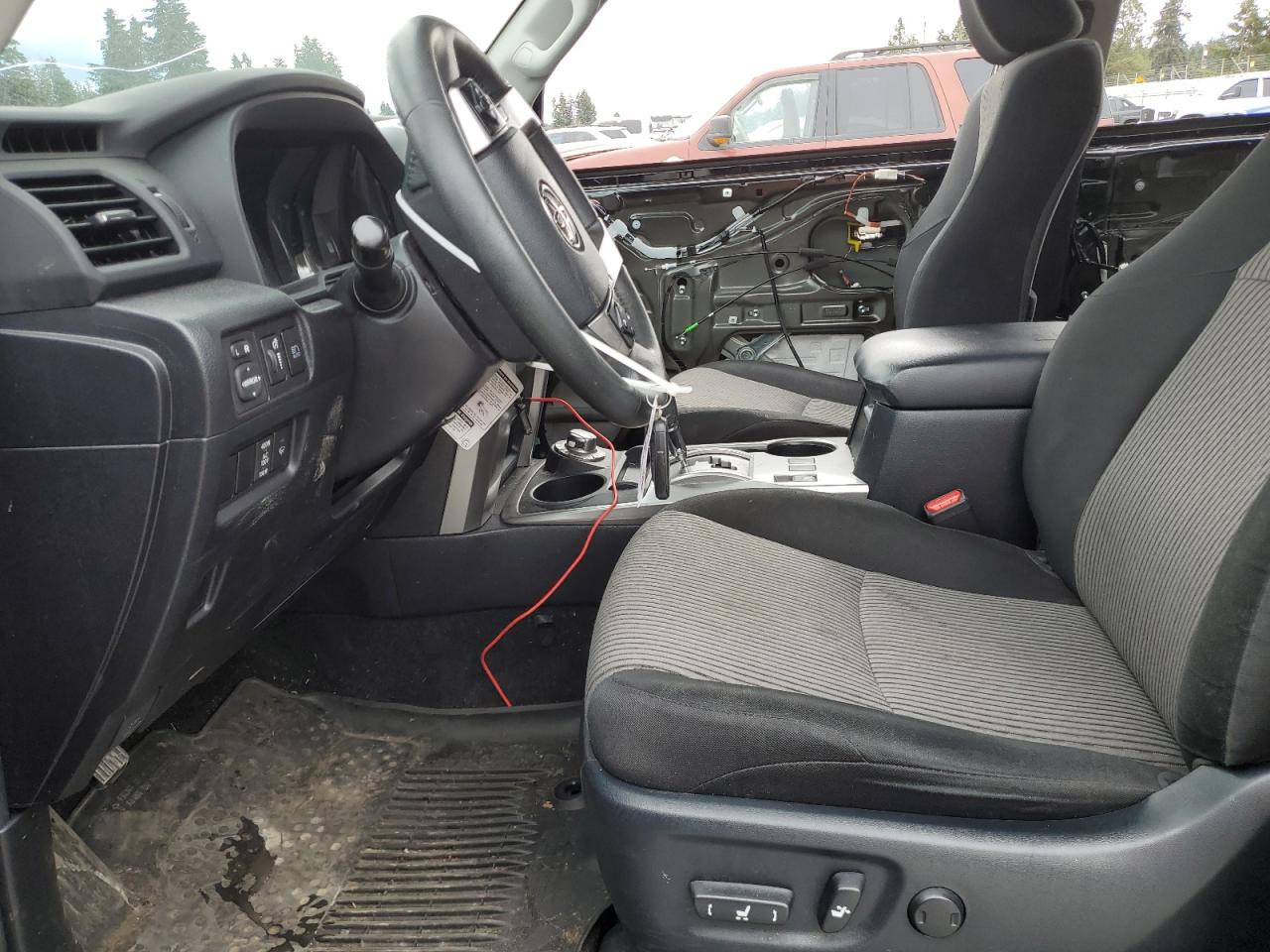 JTEMU5JR0P6088132 TOYOTA 4RUNNER SE 2023