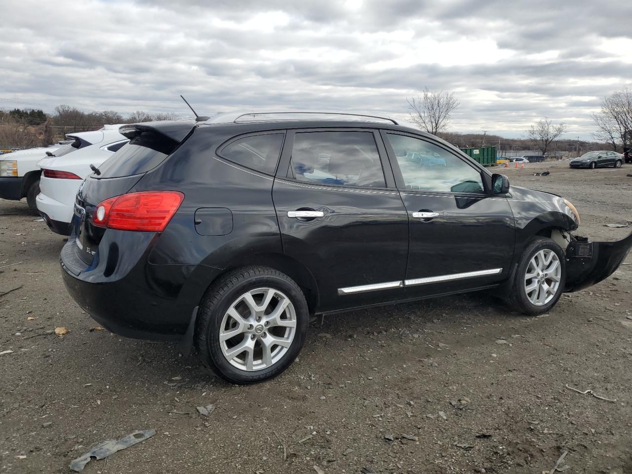 2011 Nissan Rogue - Image 3