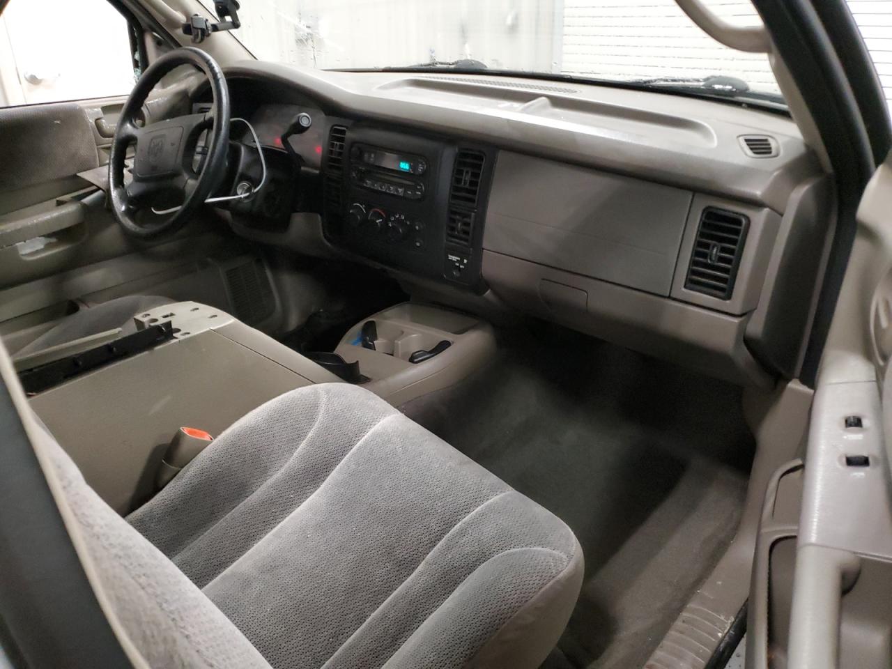 2003 Dodge Dakota - Image 8