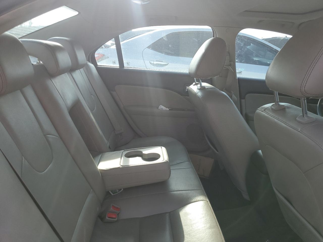 2010 Ford Fusion - Image 10