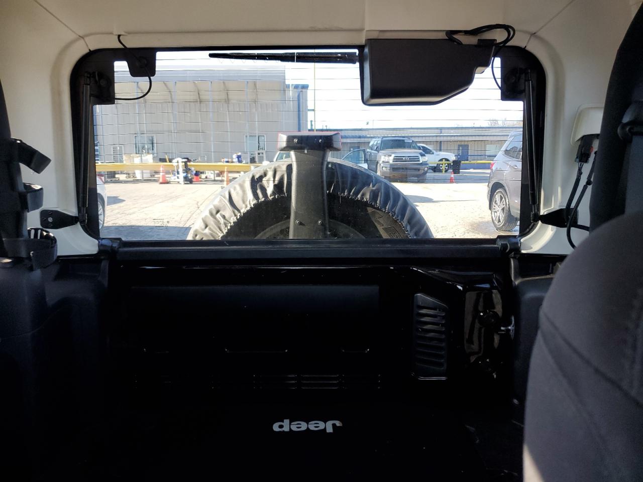 2013 Jeep Wrangler - Image 10