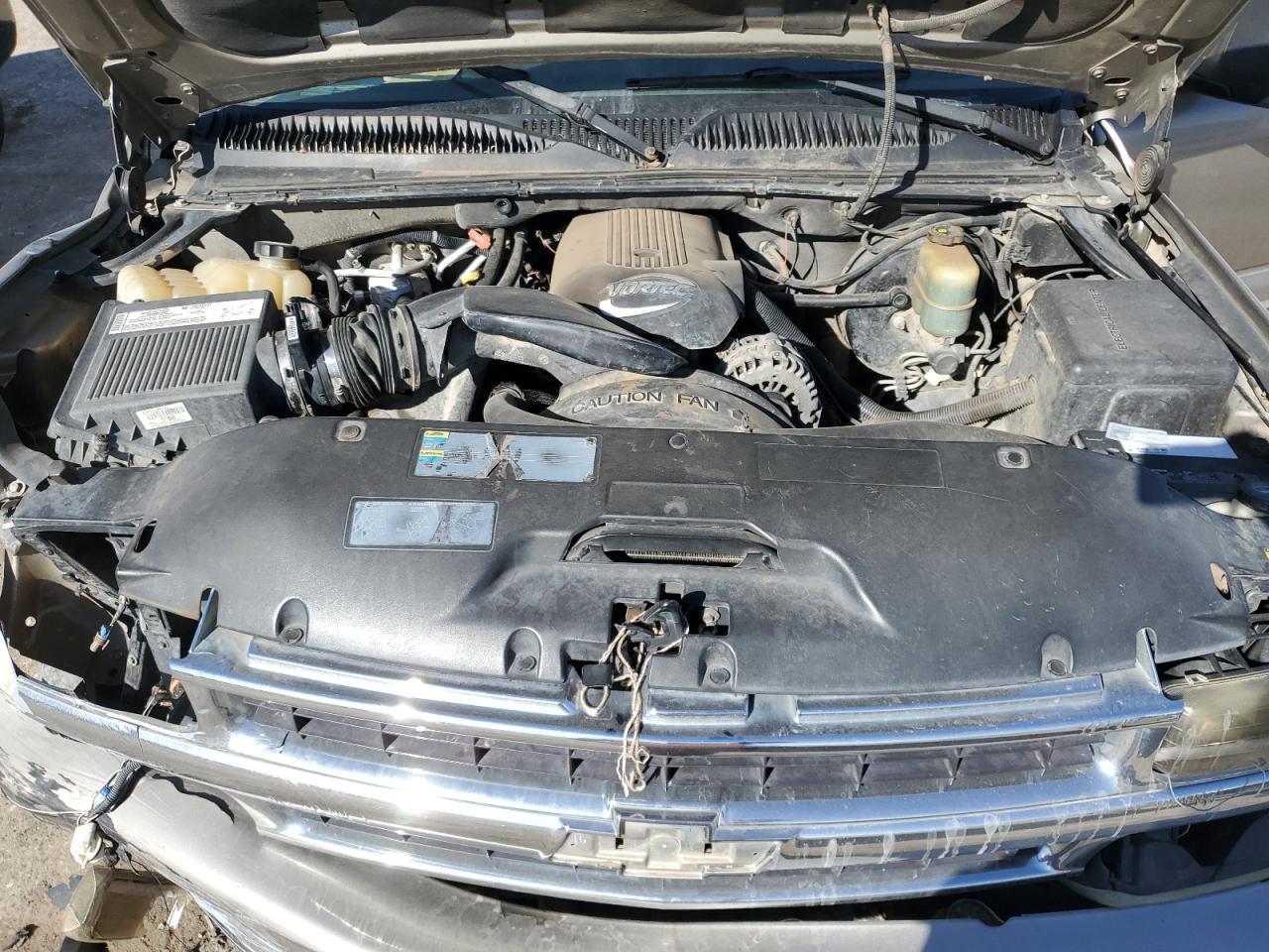 2002 Chevrolet Tahoe - Image 14