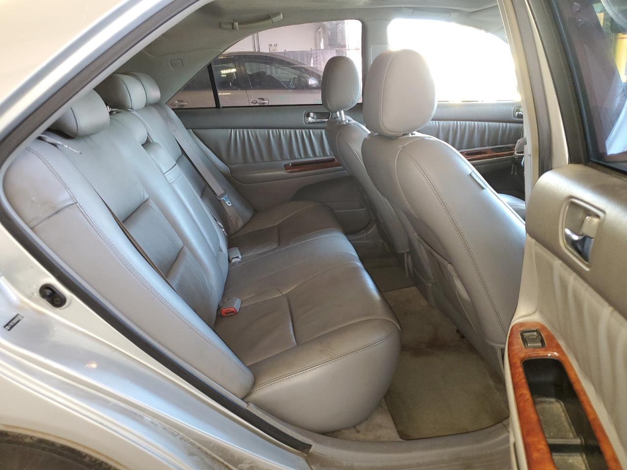 2006 Toyota Camry - Image 10