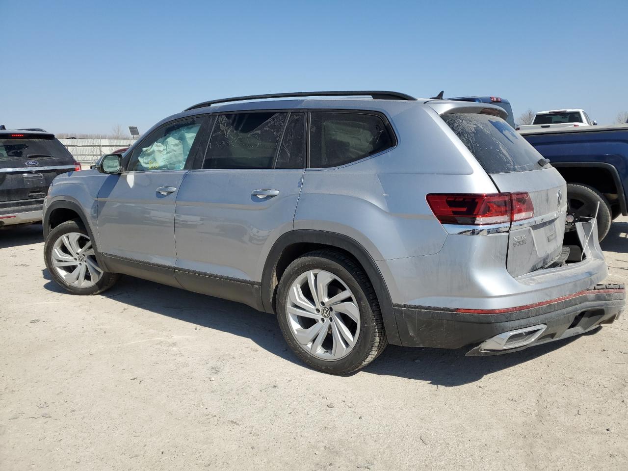 2021 Volkswagen Atlas - Image 2
