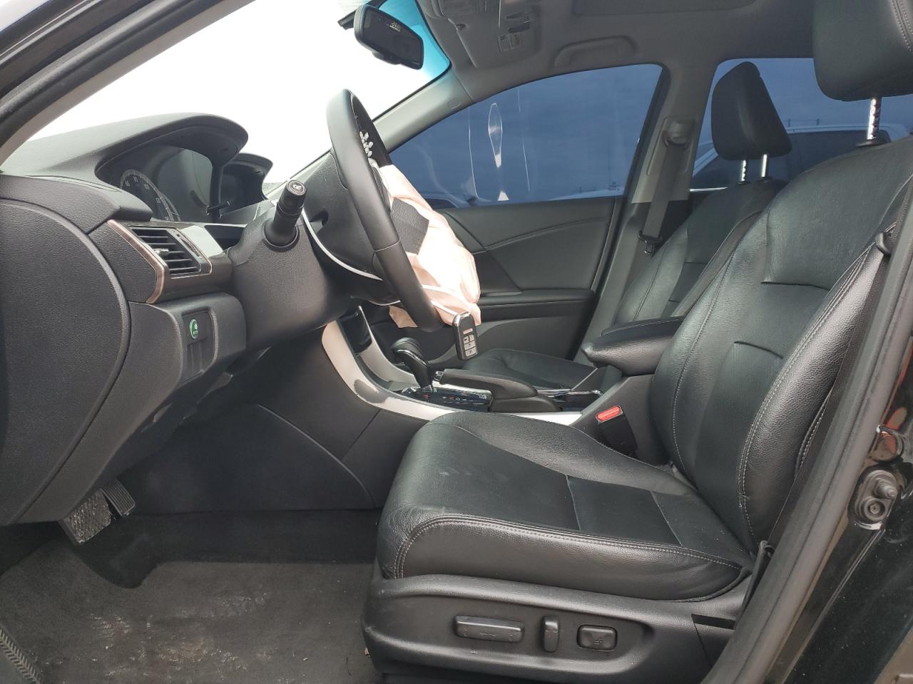 1HGCR2F80HA166151 HONDA ACCORD 2017