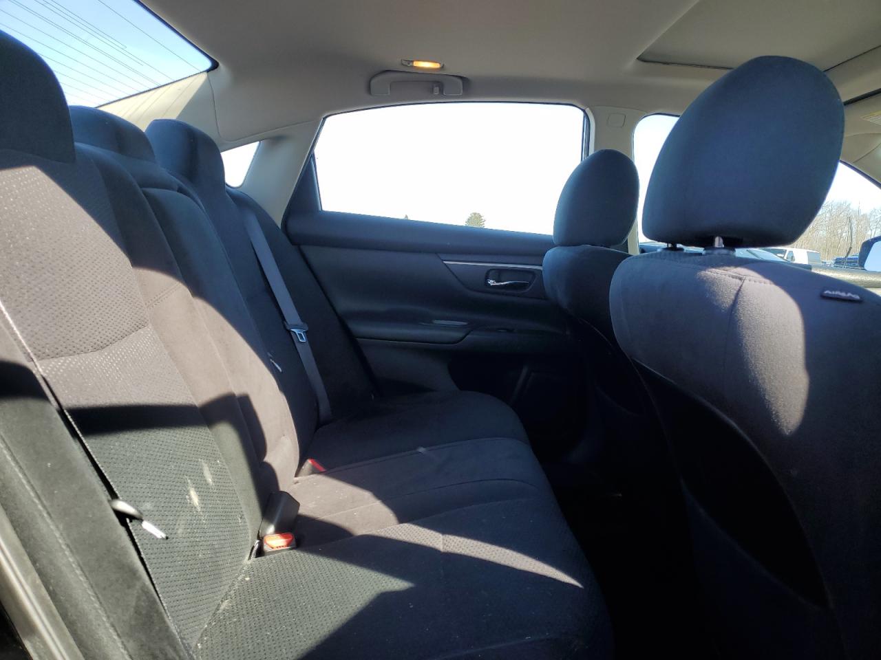 2015 Nissan Altima - Image 10