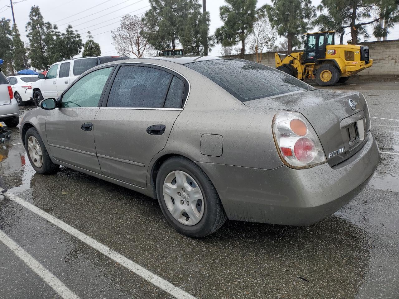 2002 Nissan Altima - Image 2