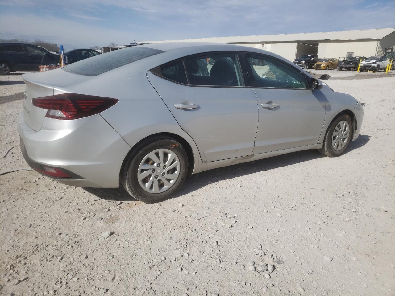 2019 Hyundai Elantra - Image 3