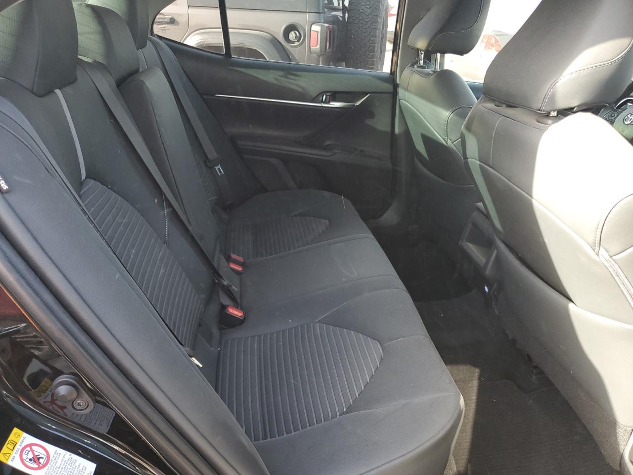 4T1B11HK2JU147704 TOYOTA CAMRY 2018
