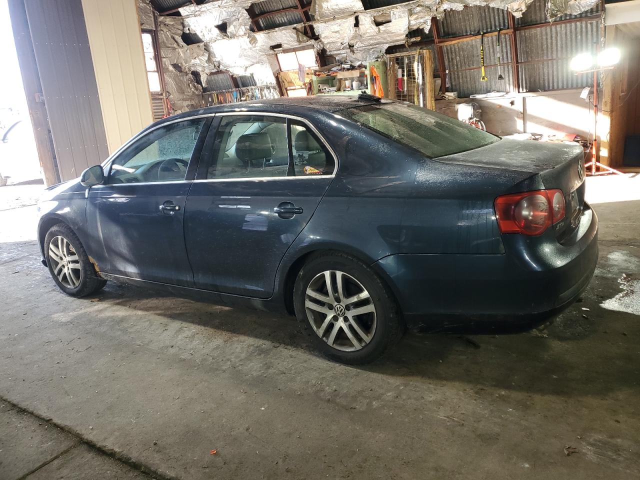 2006 Volkswagen Jetta - Image 2
