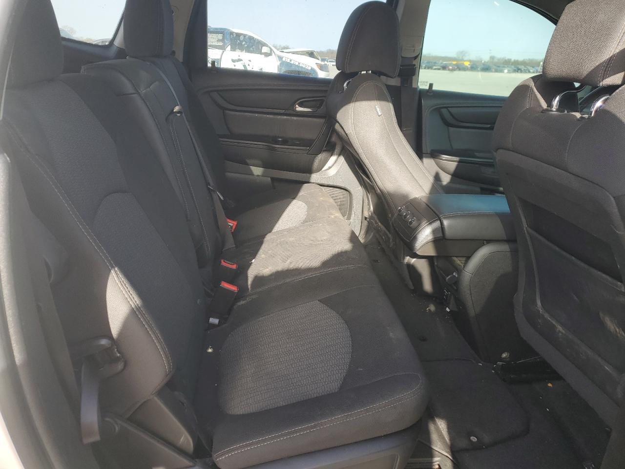2015 Chevrolet Traverse - Image 11