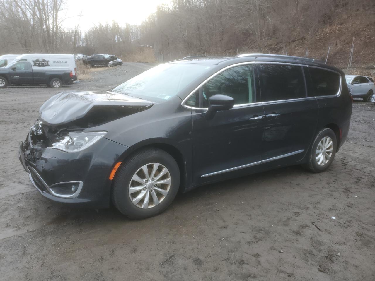 2019 Chrysler Pacifica - Image 1