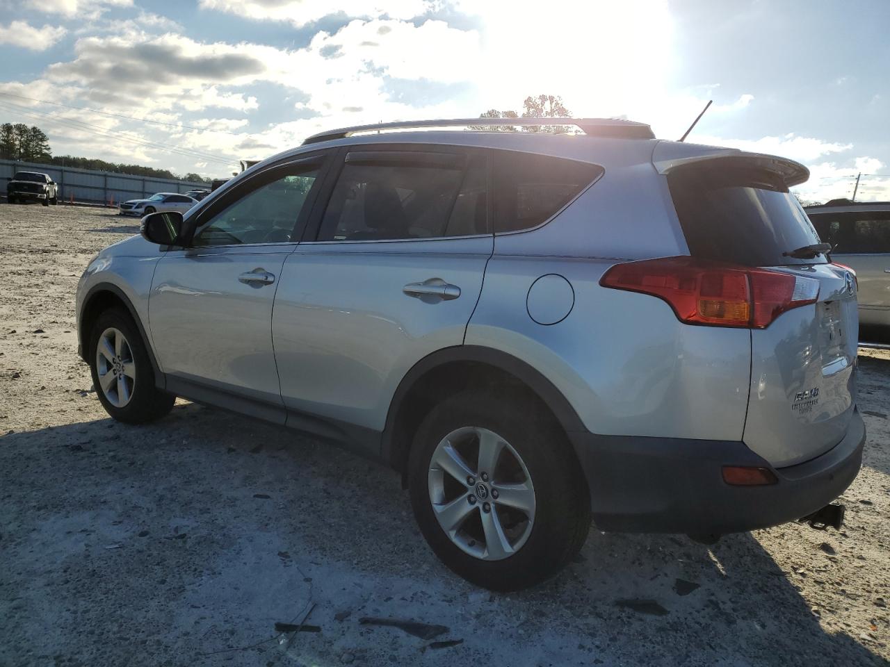 2015 Toyota RAV 4 - Image 2