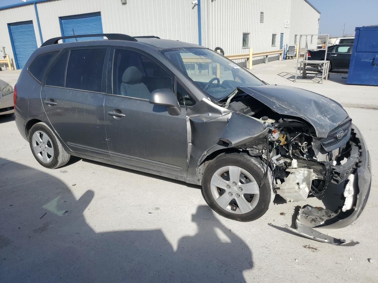 2009 Kia Rondo - Image 4