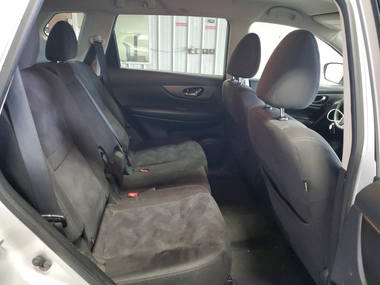 2015 Nissan Rogue - Image 11