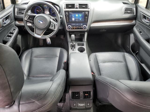  SUBARU OUTBACK 2018 Srebrny
