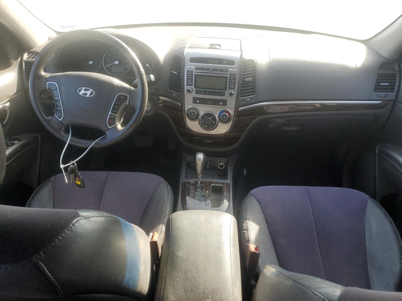 2010 Hyundai Santa Fe - Image 8