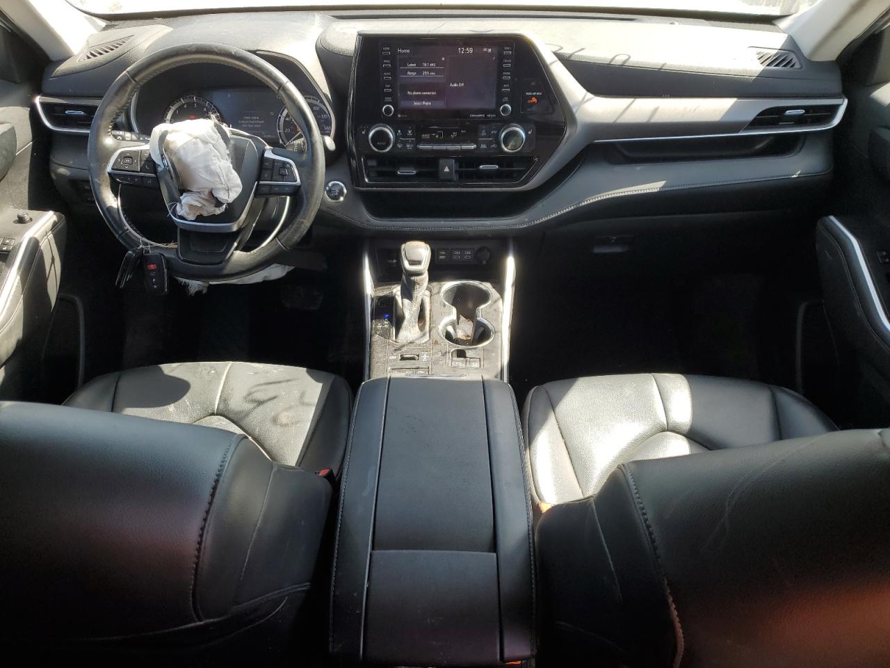 2022 Toyota Highlander - Image 8
