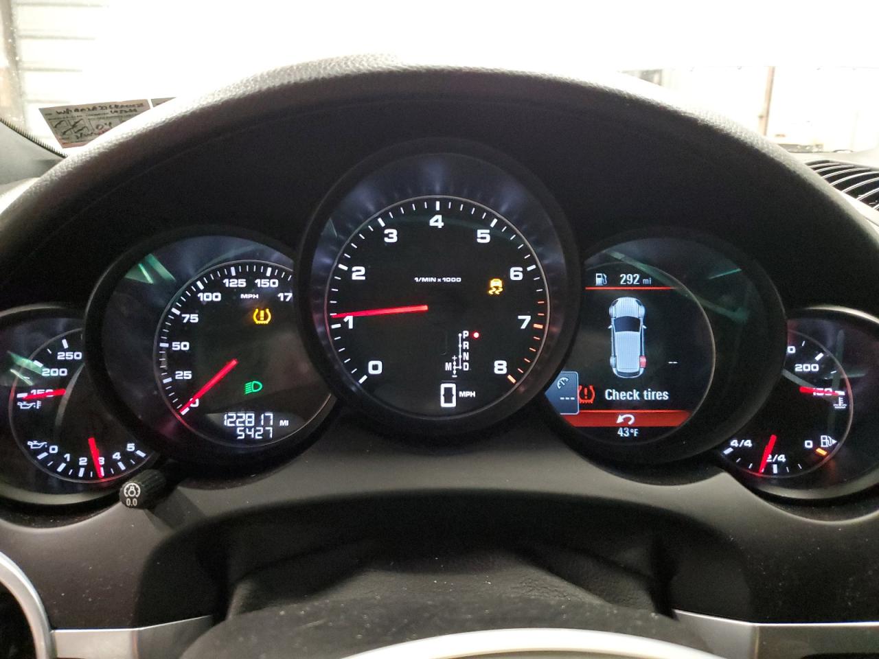 2016 Porsche Cayenne - Image 9