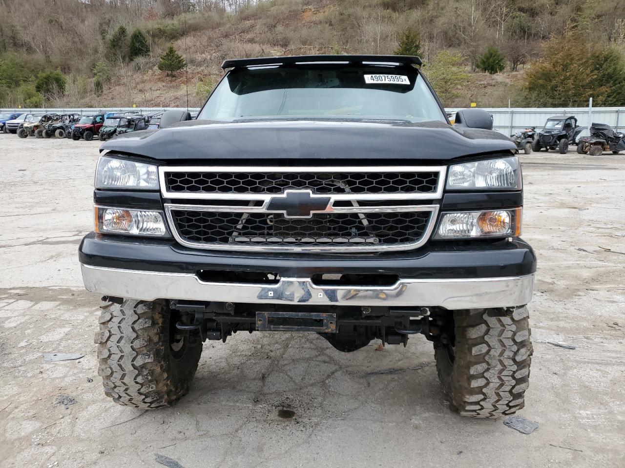 2006 Chevrolet Silverado - Image 5