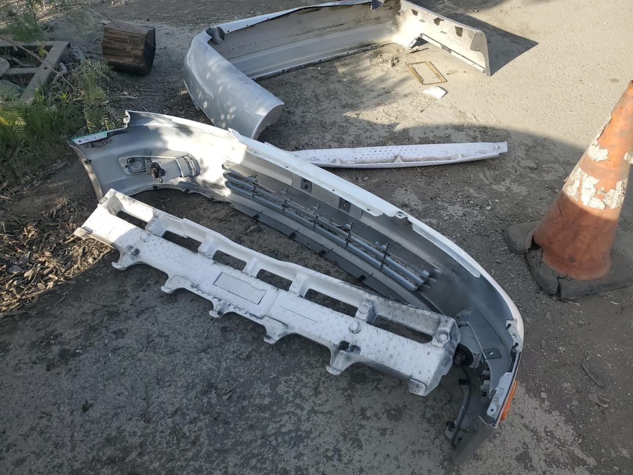 1998 Lexus LS - Image 12