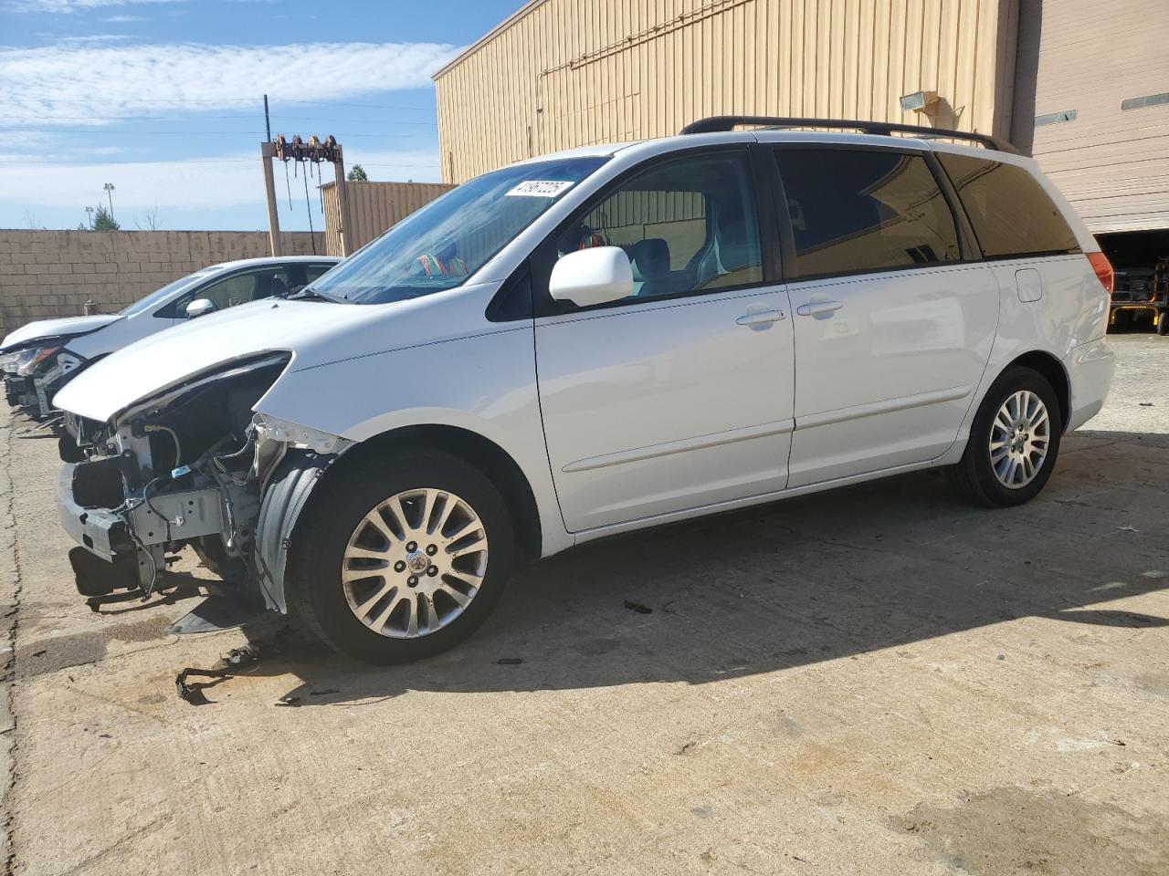 2010 Toyota Sienna - Image 1