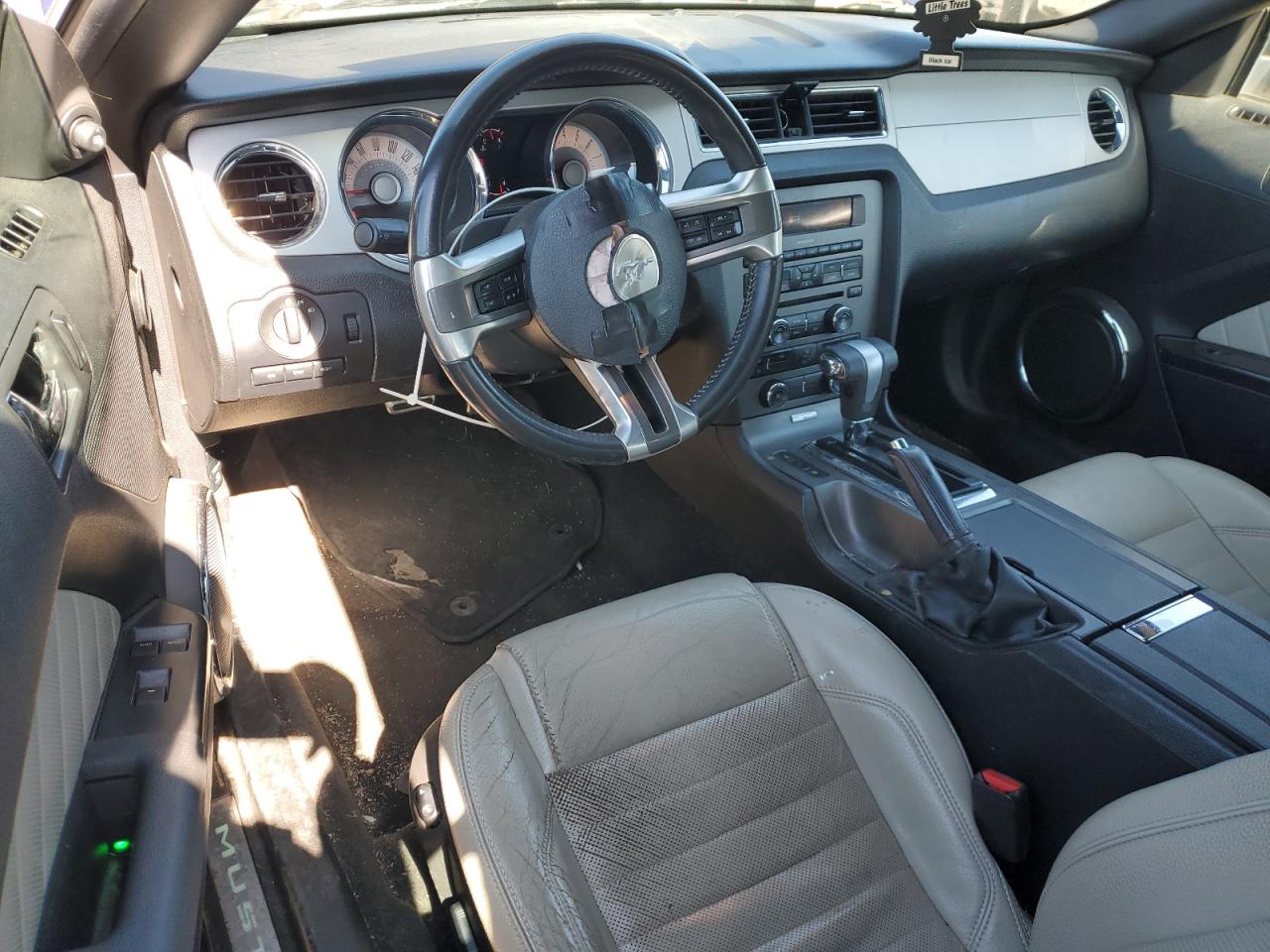 2012 Ford Mustang - Image 8