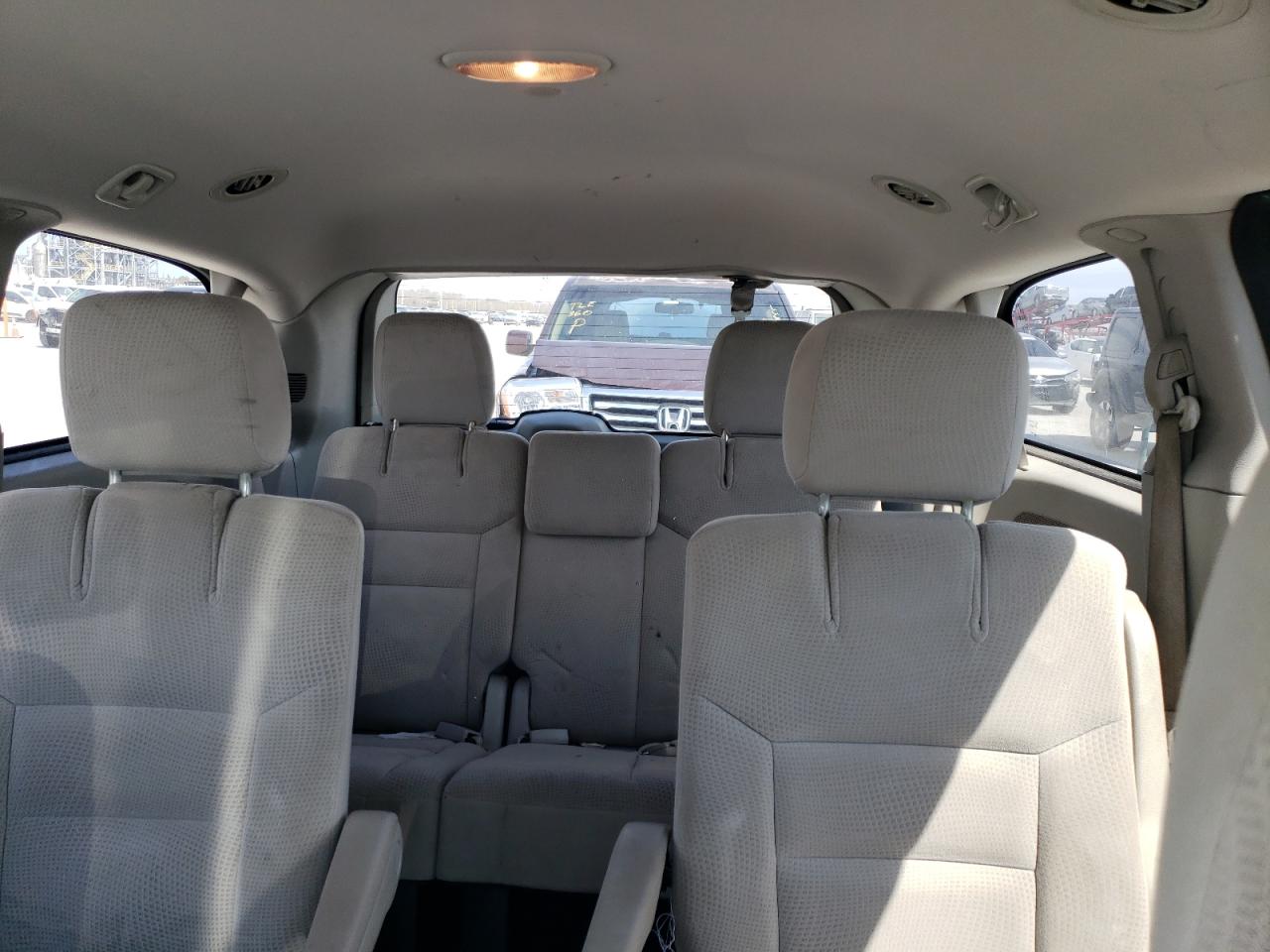 2016 Dodge Caravan - Image 10